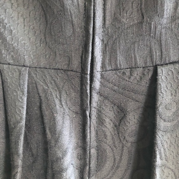 Bespoke culotte dress wear in raw silk blend. - Picture 3 of 5